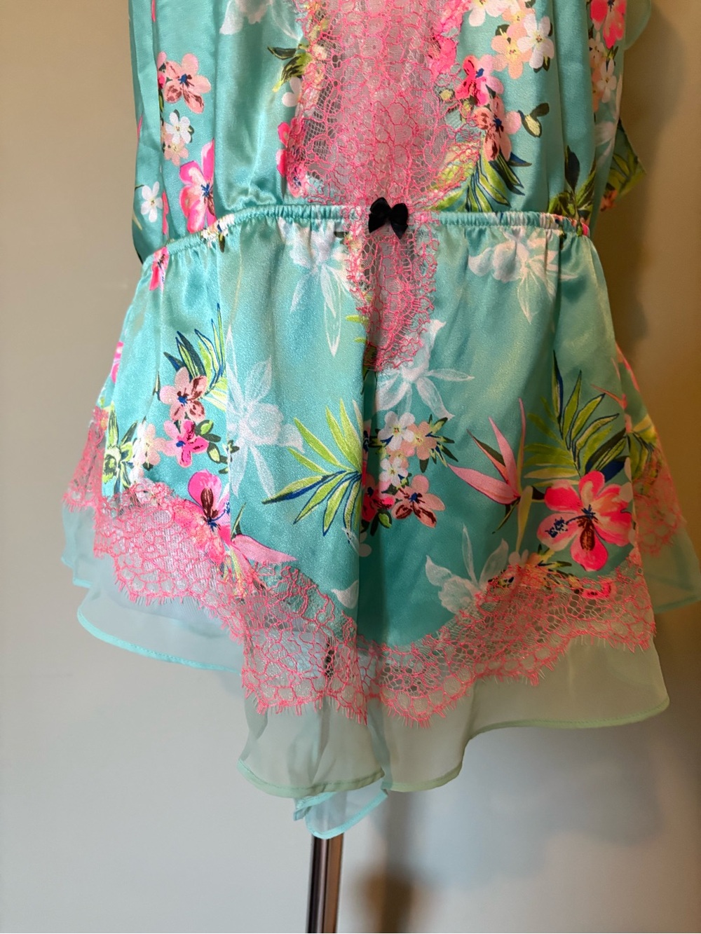 Victoria’s Secret Vintage Hawaiian Tropical Fantasy Chantilly Lace Romper - Picture 3 of 9